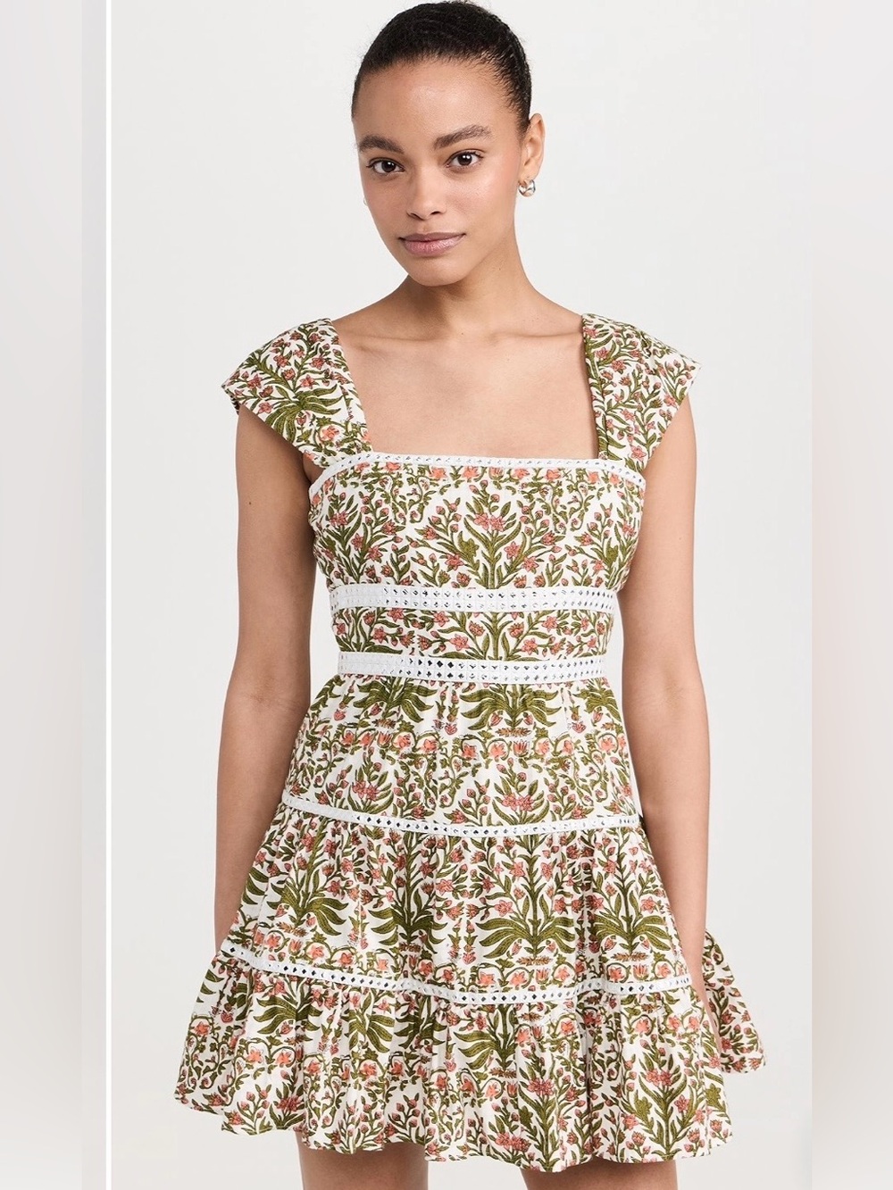 Saylor Caampbell Floral Mini Dress in White & Green Size Medium